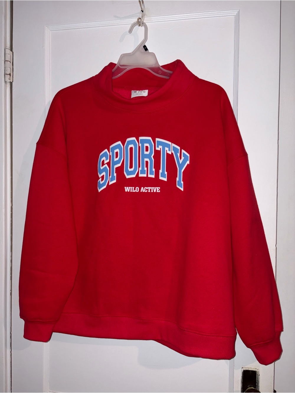 NWT WILO L Active USA Red Crewneck Sweatshirt with Blue & White SPORTY Graphic
